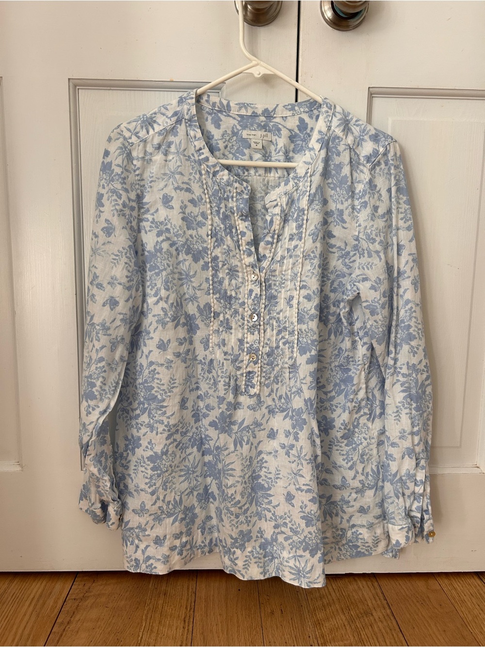 J. Jill White Linen Tunic with Light Blue Flower Garden Print
